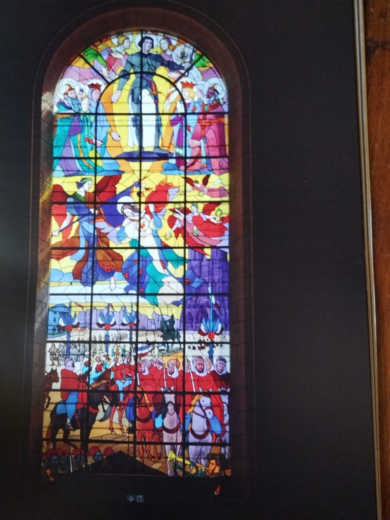 L'Eglise de Derval vitrauxgzeel3
